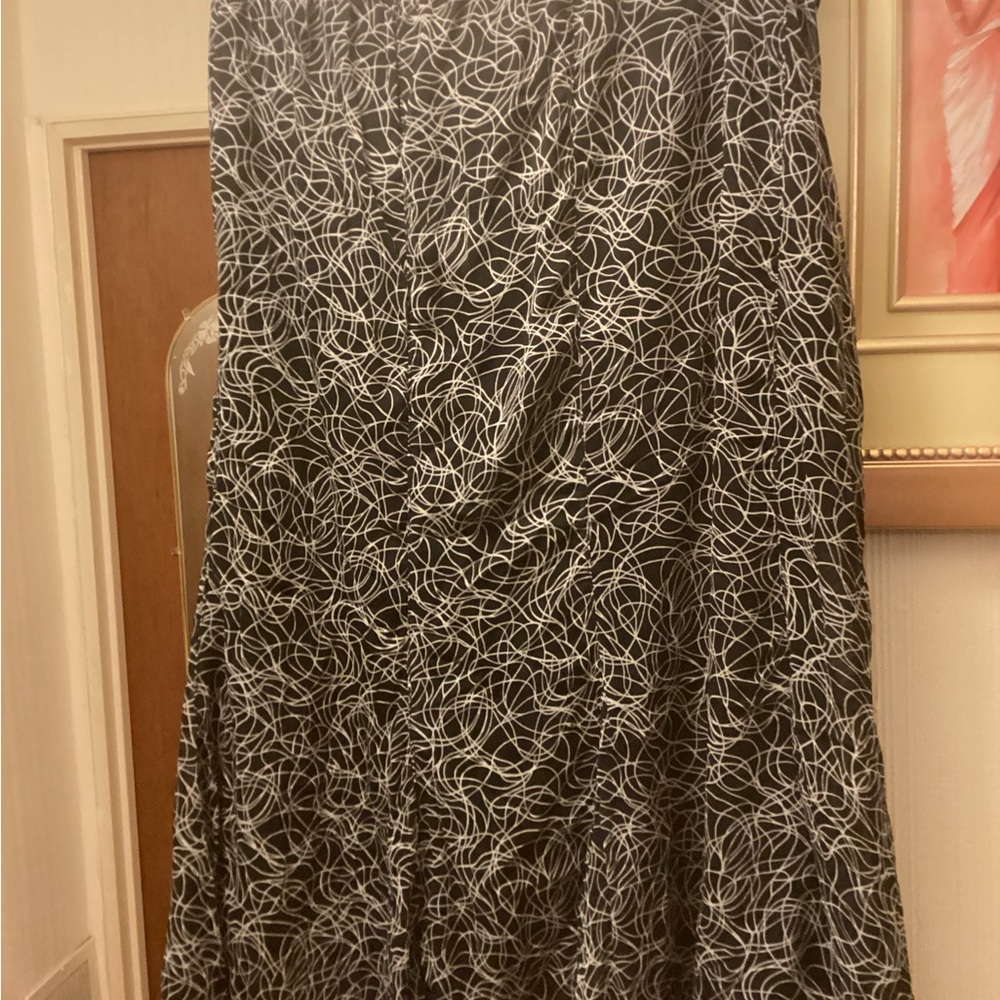 Elegant Black and White Patterned Skirt